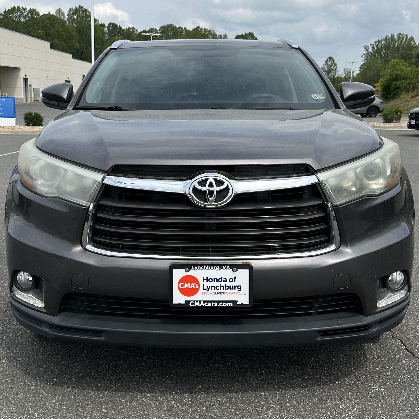 Vehicle image 8 of 28