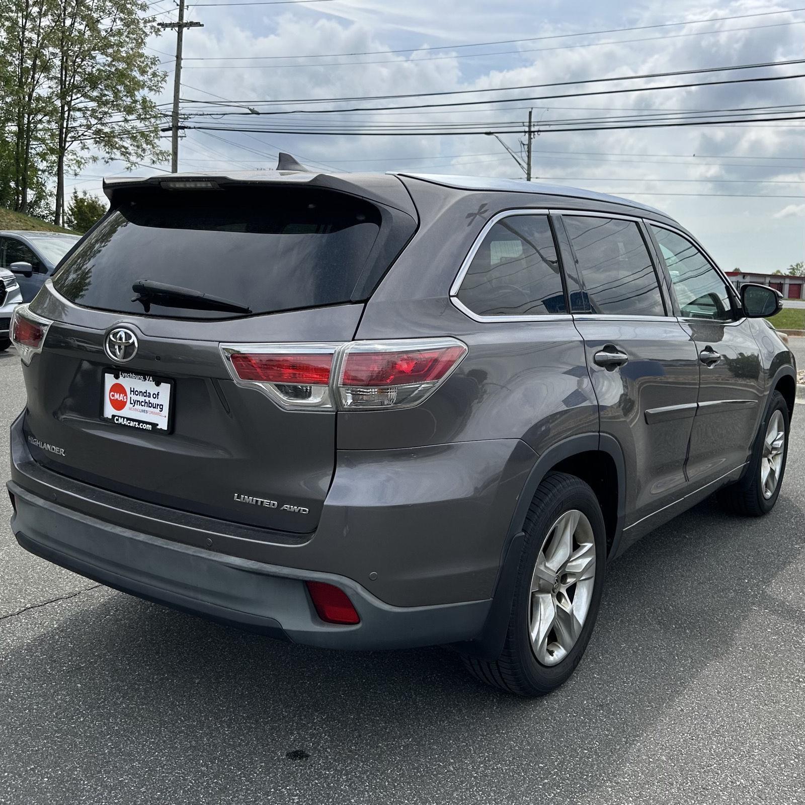 Vehicle image 3 of 28