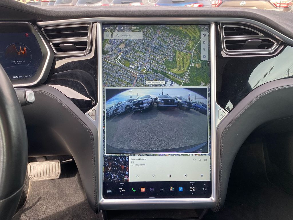 Vehicle image 18 of 30