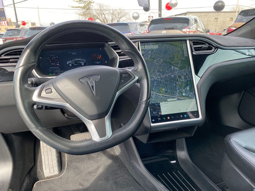 Vehicle image 11 of 30