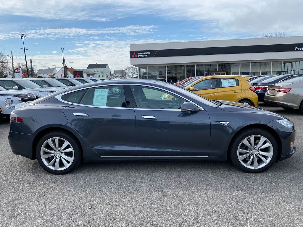 Vehicle image 4 of 30