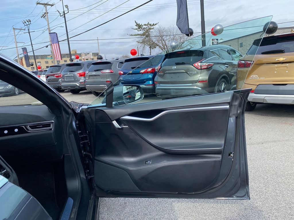 Vehicle image 29 of 30