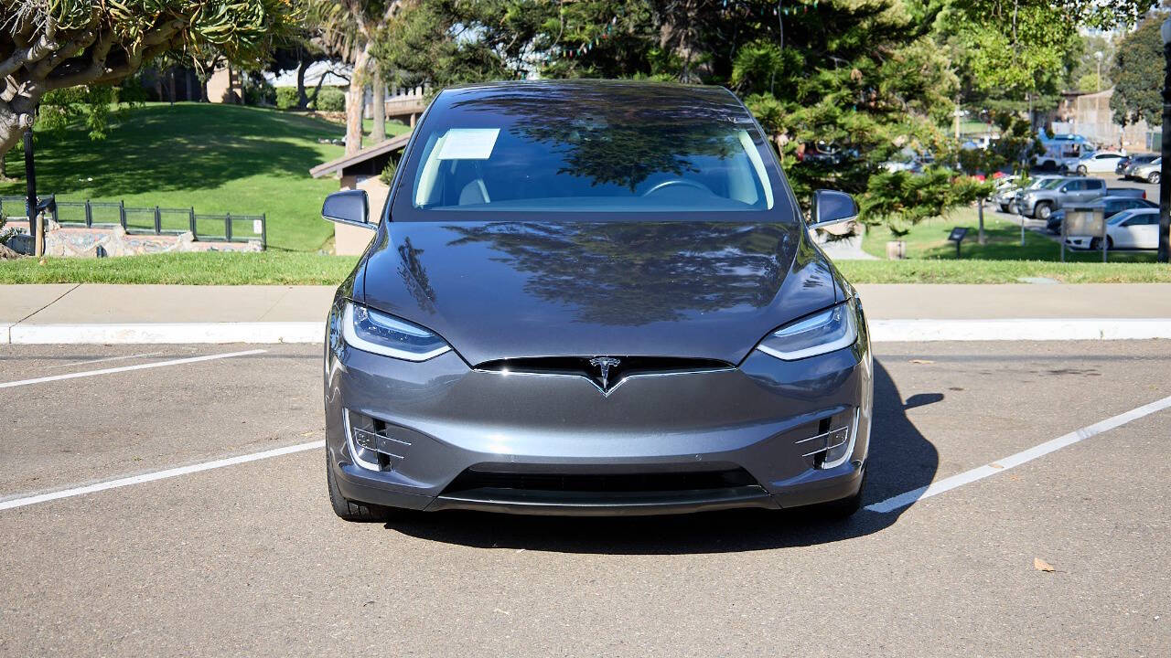 Vehicle image 2 of 36