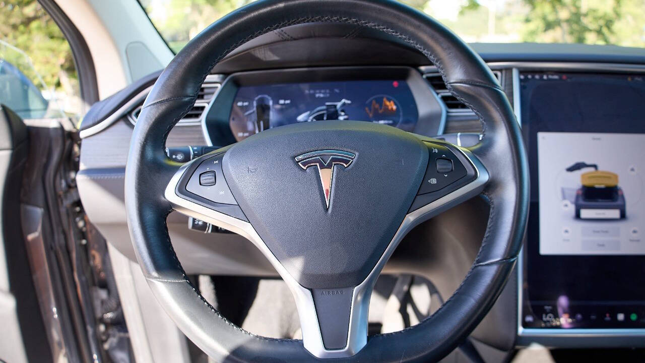 Vehicle image 20 of 36