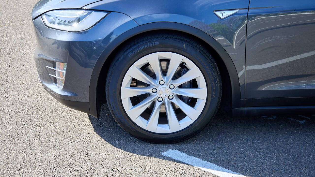 Vehicle image 12 of 36