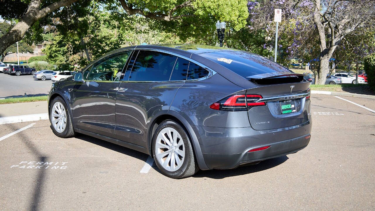 Vehicle image 10 of 36
