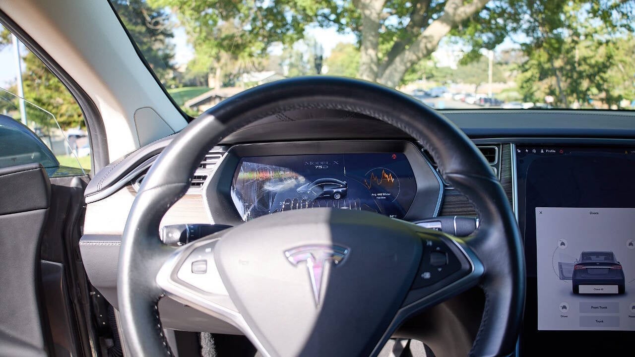 Vehicle image 24 of 36