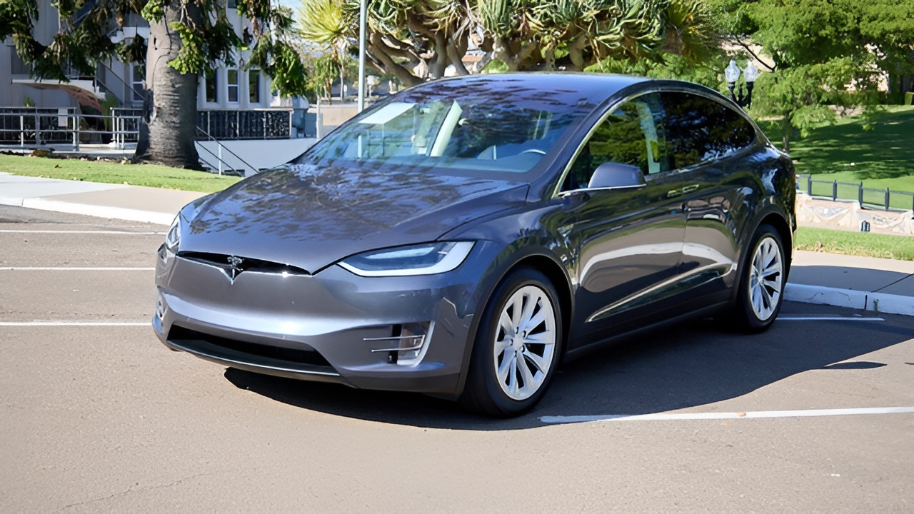 Vehicle image 26 of 36