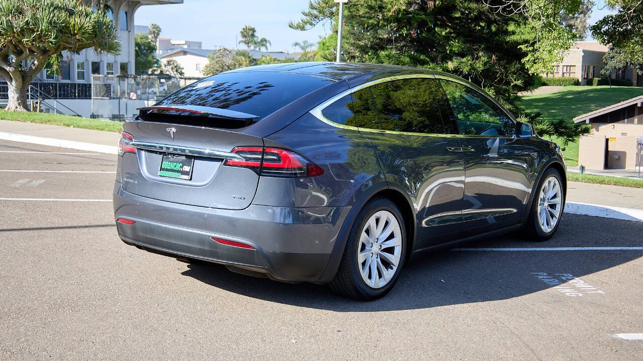 Vehicle image 8 of 36