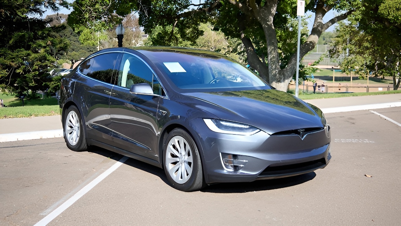 Vehicle image 29 of 36