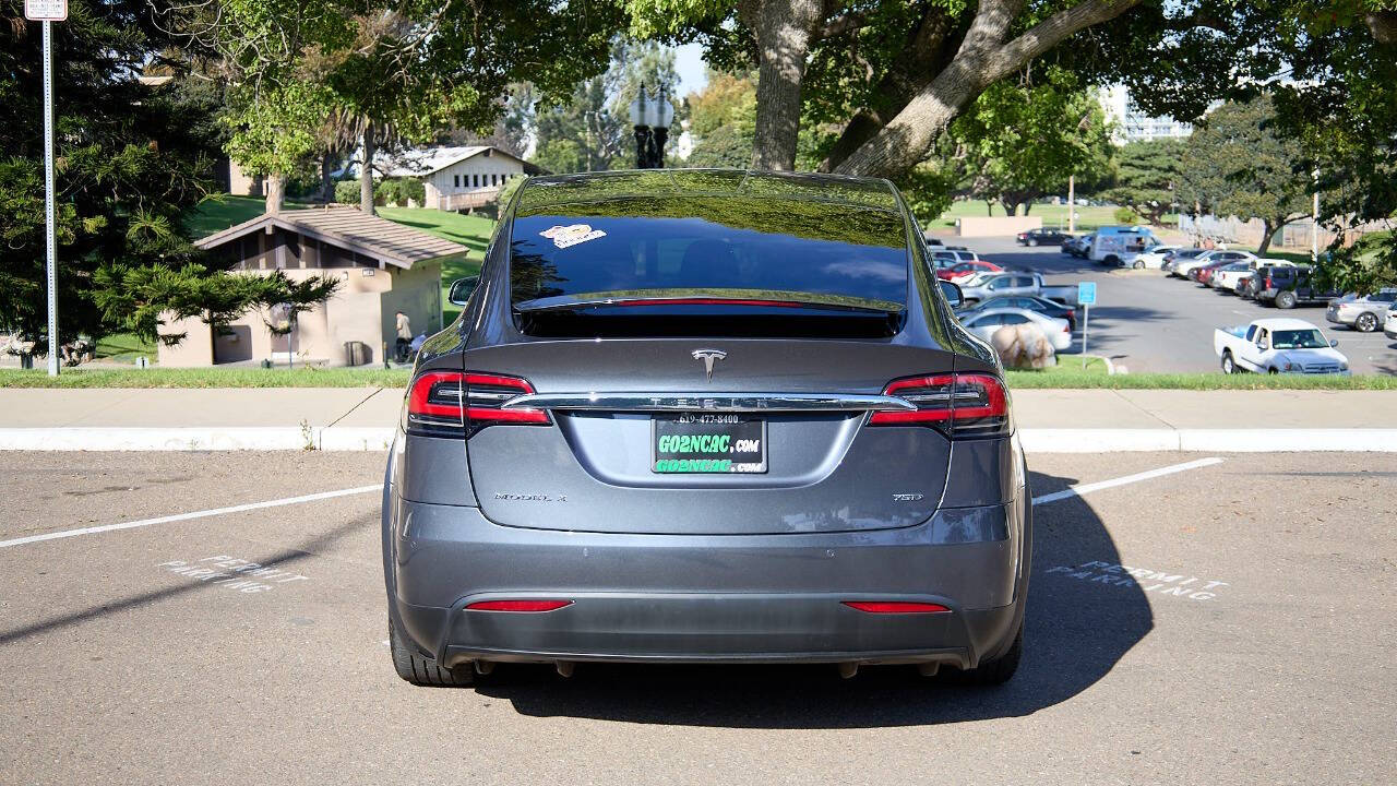 Vehicle image 9 of 36
