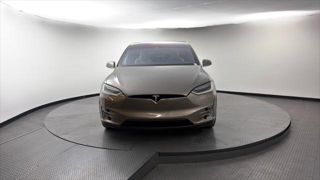 2016 Tesla Model X 90D Image 3 of 28