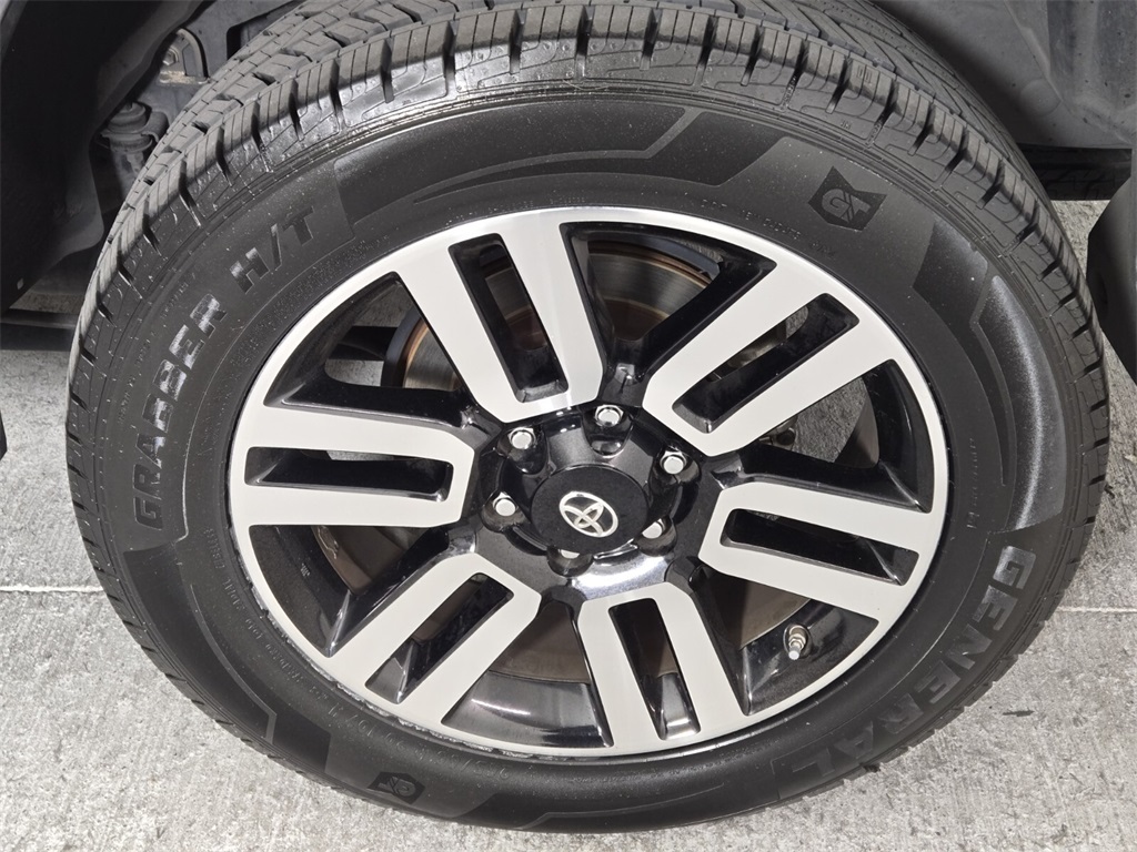 Vehicle image 12 of 30