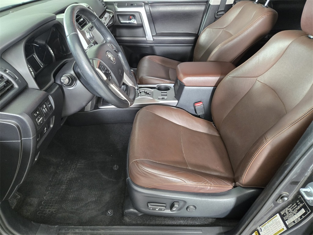 Vehicle image 13 of 30