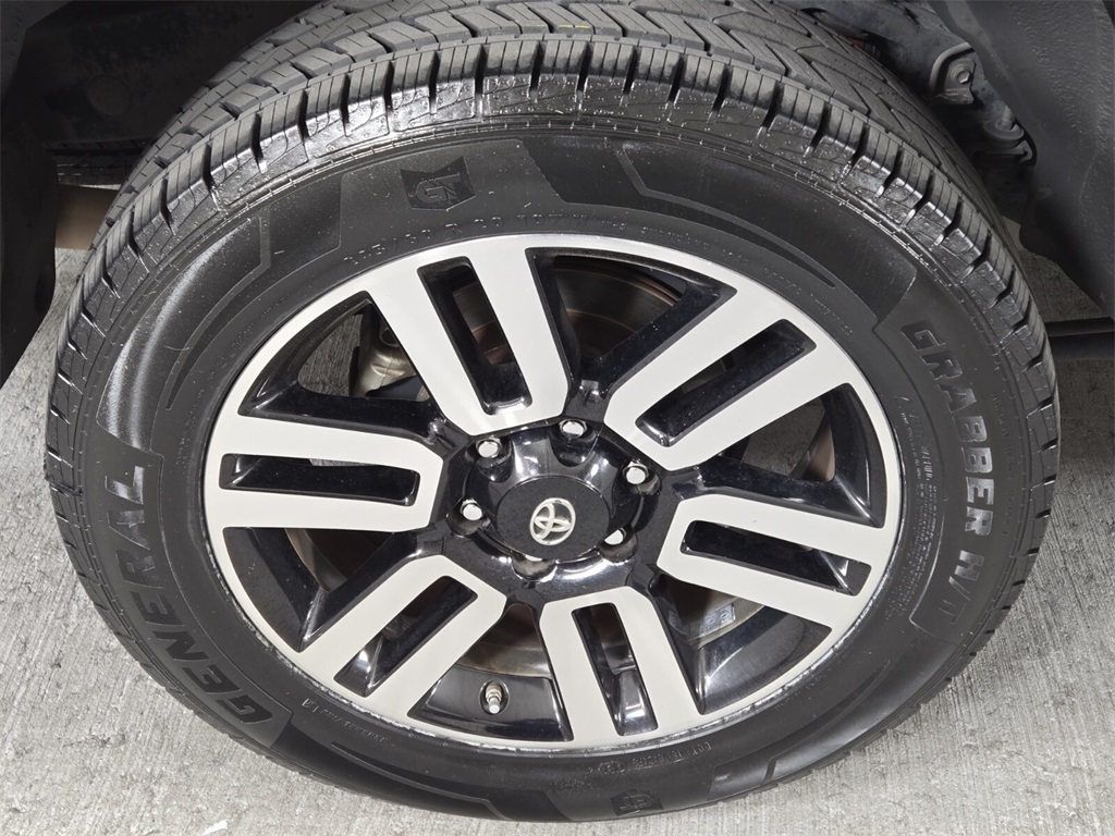 Vehicle image 9 of 30