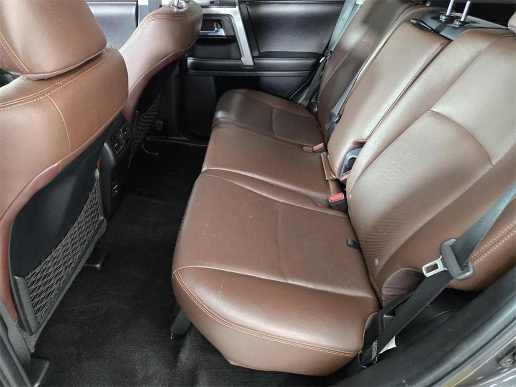 Vehicle image 16 of 30
