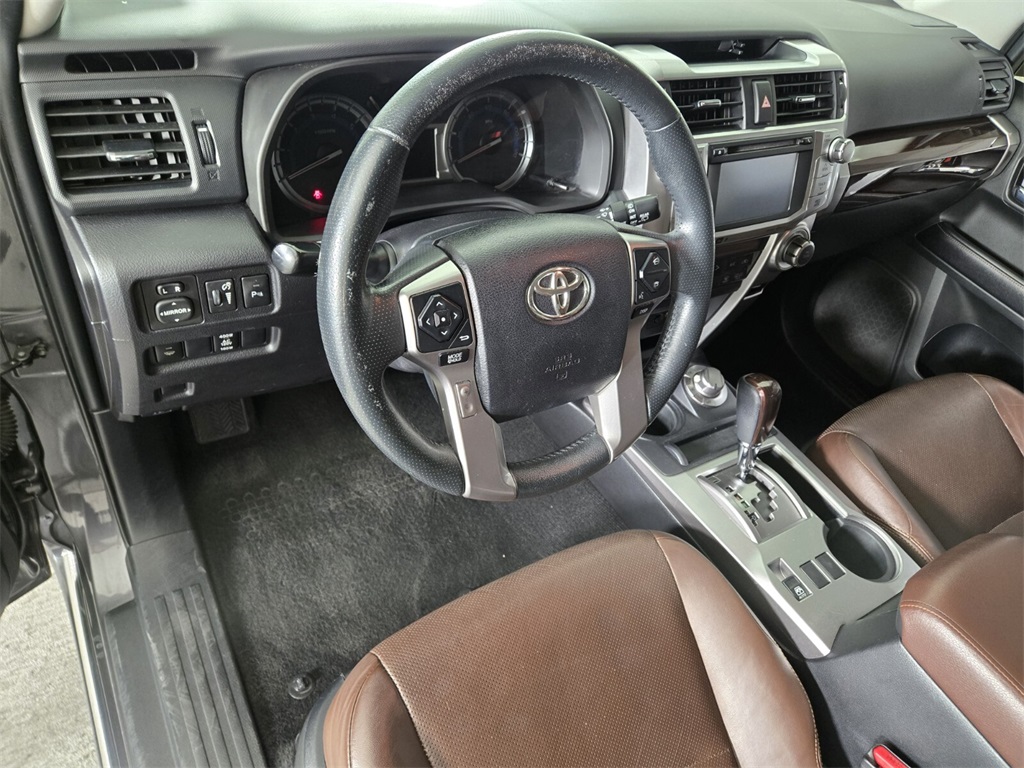 Vehicle image 15 of 30