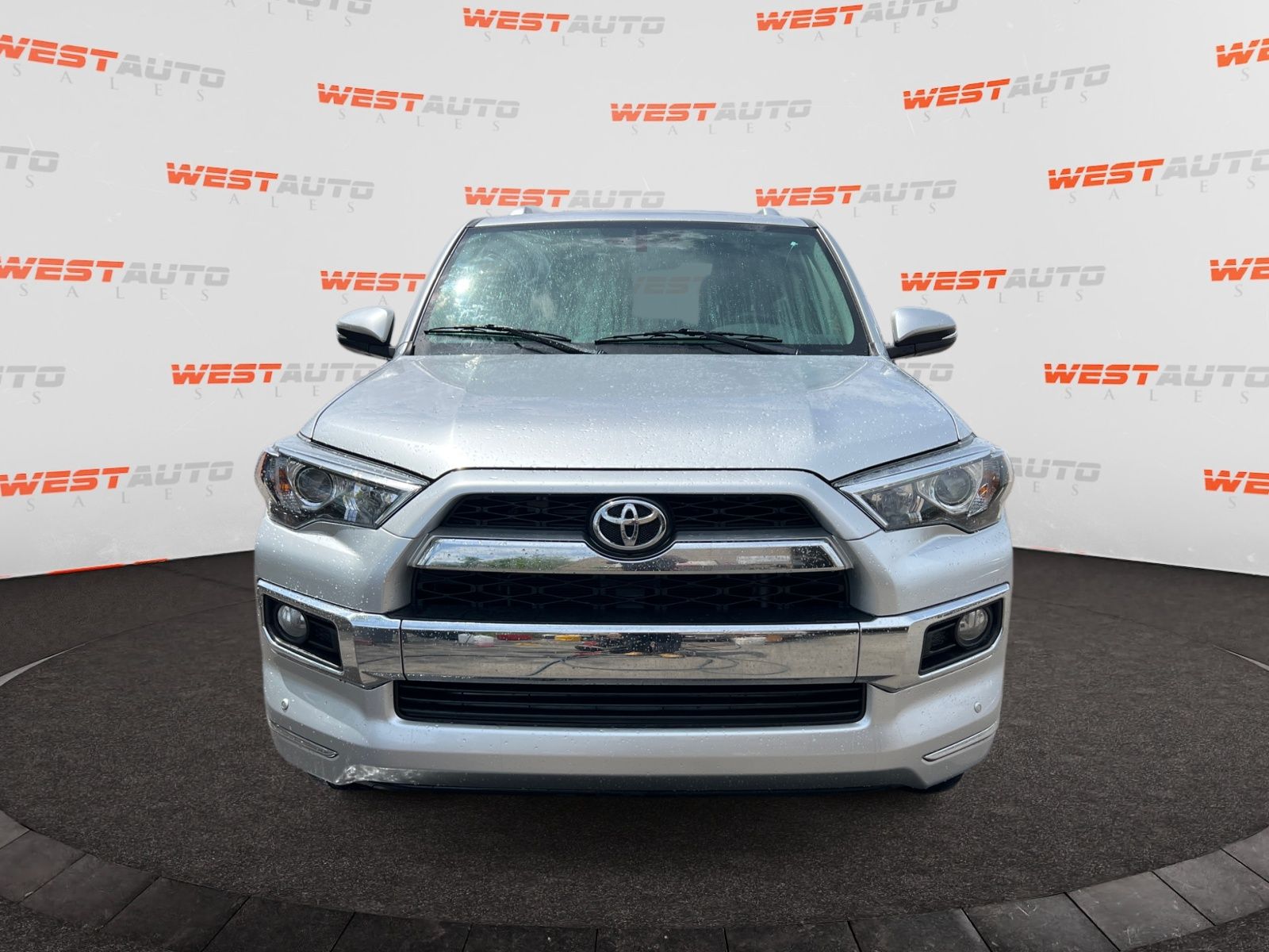 2016 Toyota 4Runner Limited Image 2 of 41