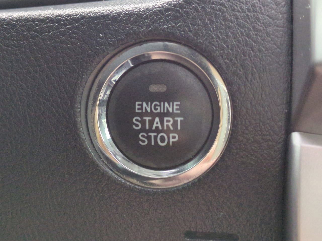 Vehicle image 28 of 29
