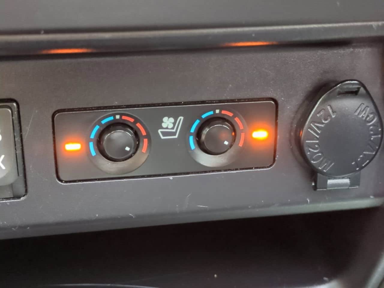 Vehicle image 23 of 29