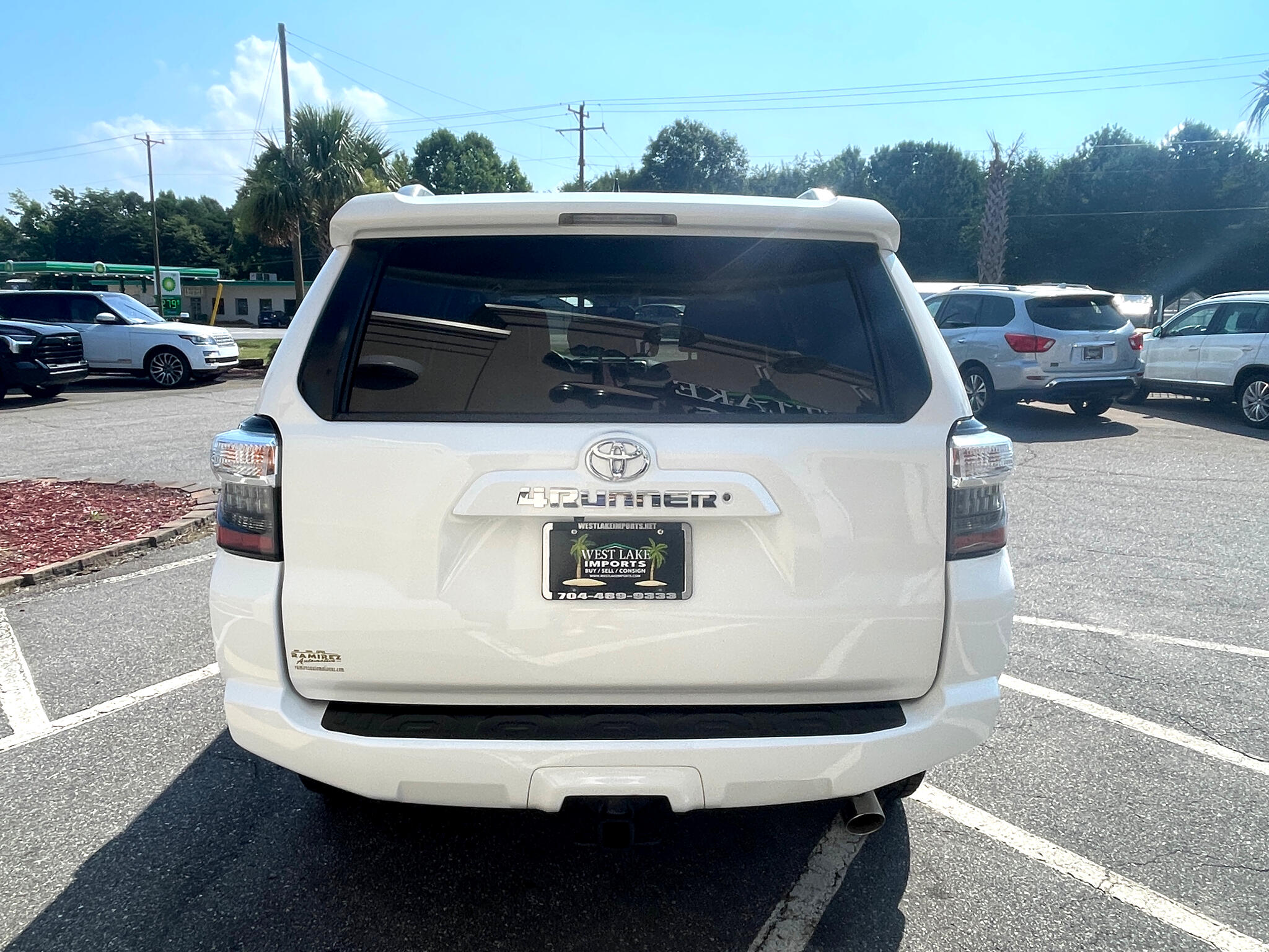 Vehicle image 10 of 53