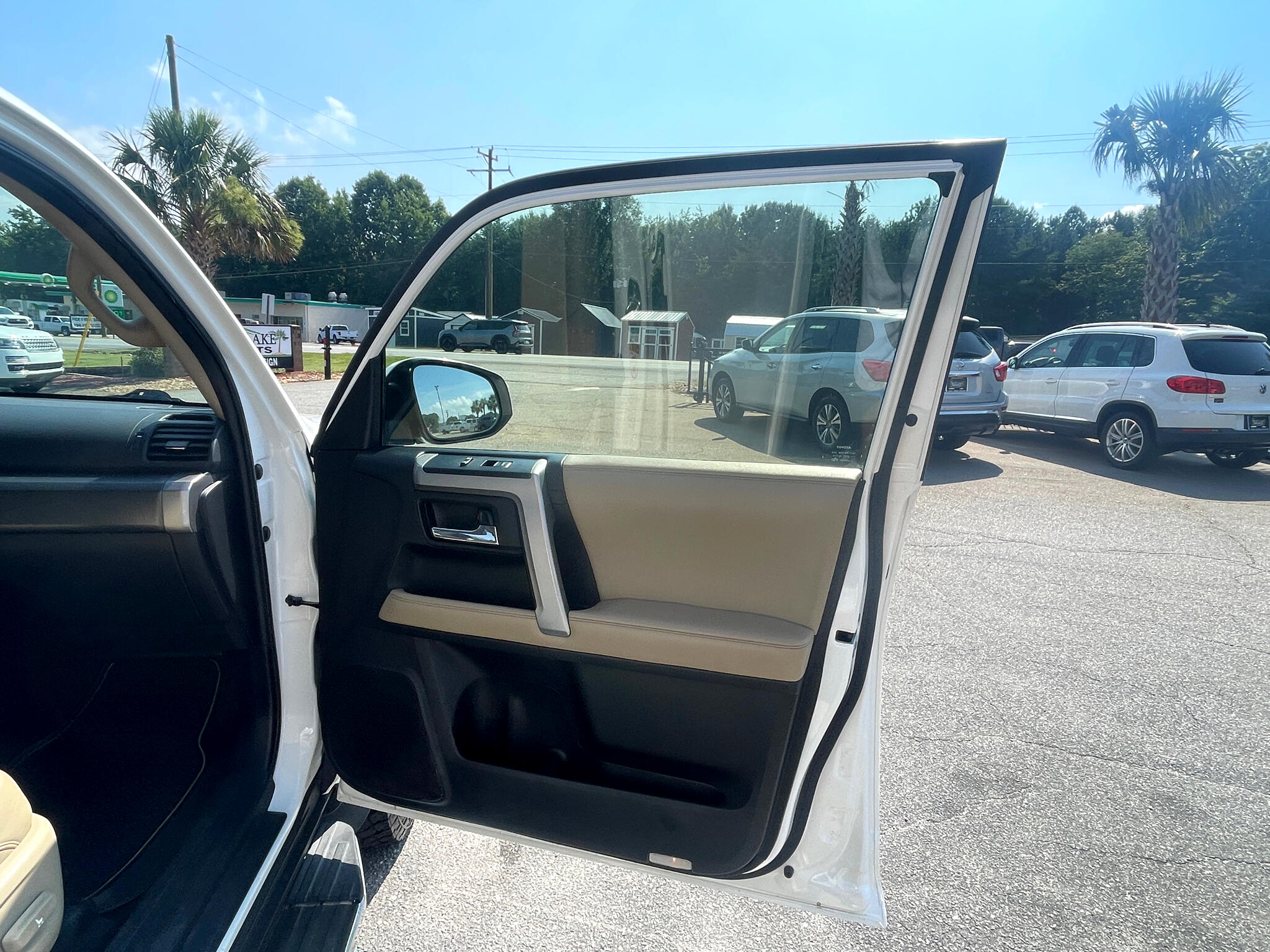 Vehicle image 28 of 53