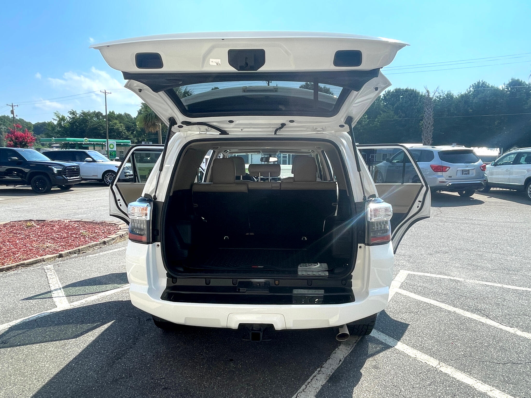 Vehicle image 21 of 53