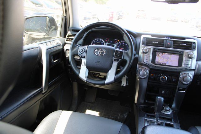 Vehicle image 20 of 22
