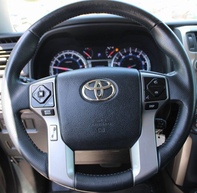 Vehicle image 14 of 22