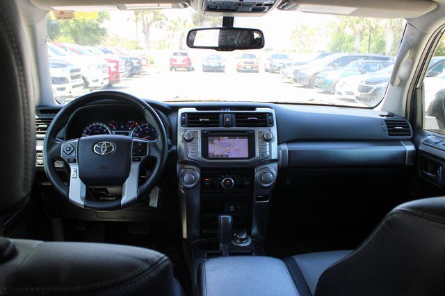 Vehicle image 19 of 22