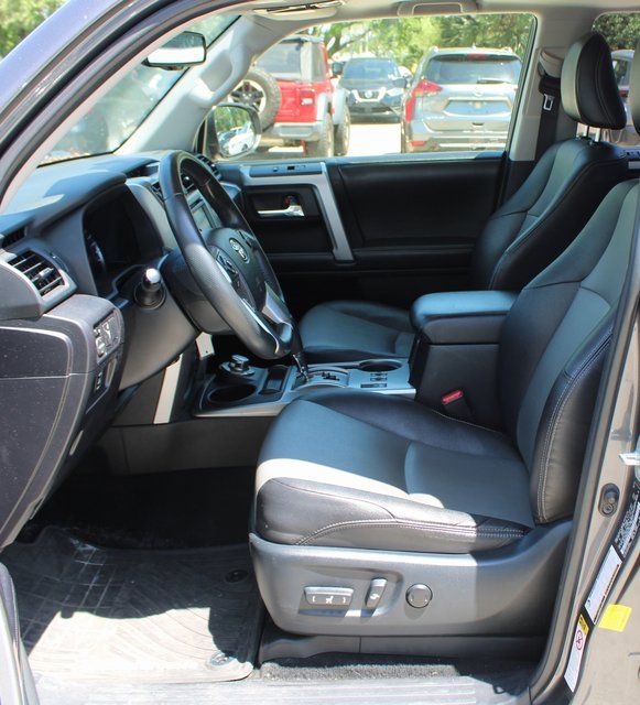 Vehicle image 13 of 22