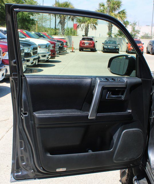 Vehicle image 12 of 22