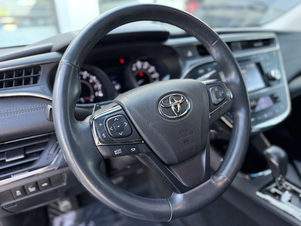 Vehicle image 15 of 31