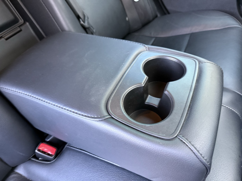 Vehicle image 26 of 31