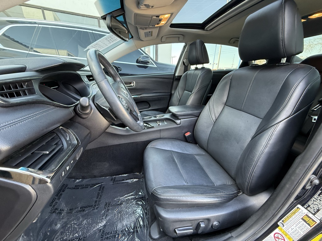 Vehicle image 12 of 31