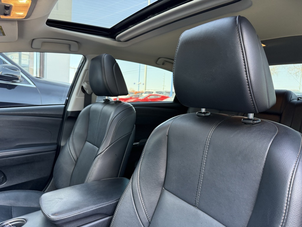 Vehicle image 16 of 31