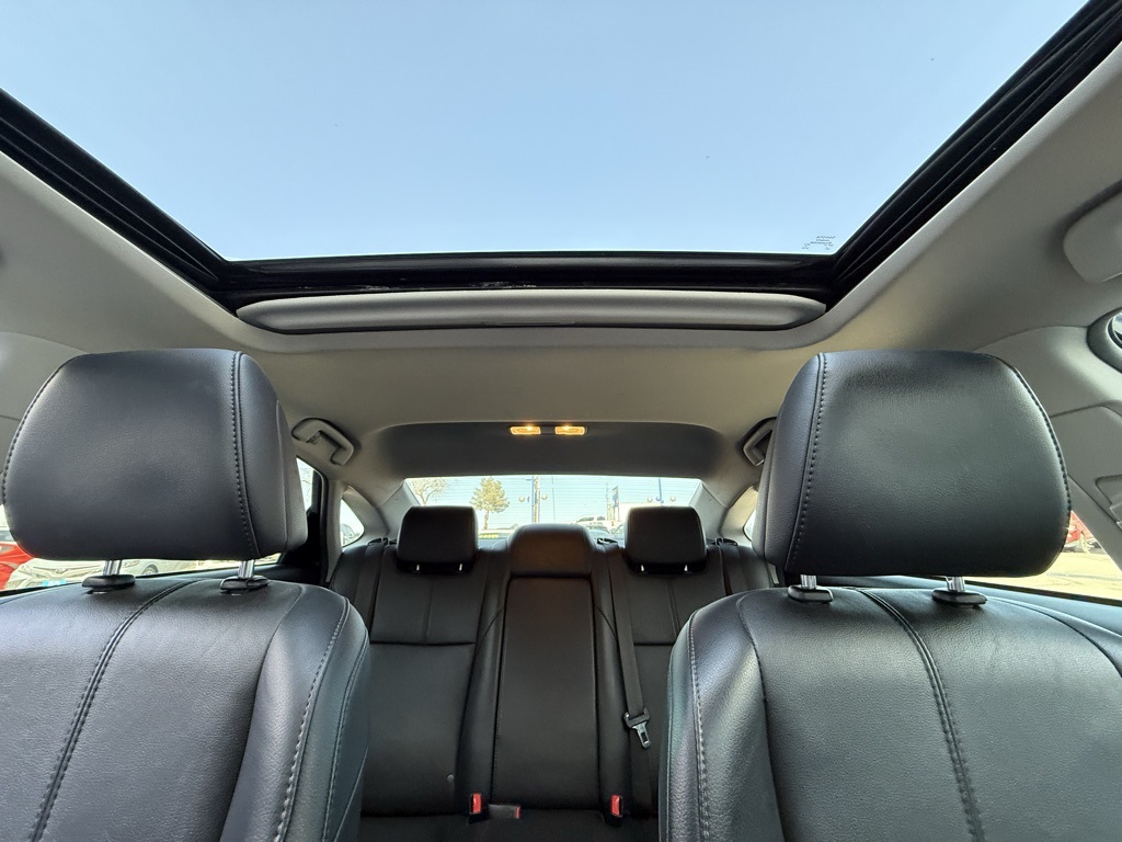 Vehicle image 29 of 31