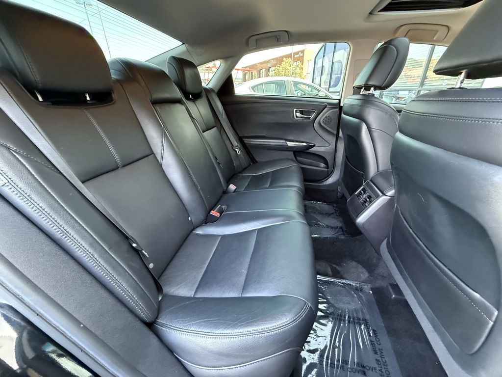 Vehicle image 22 of 31