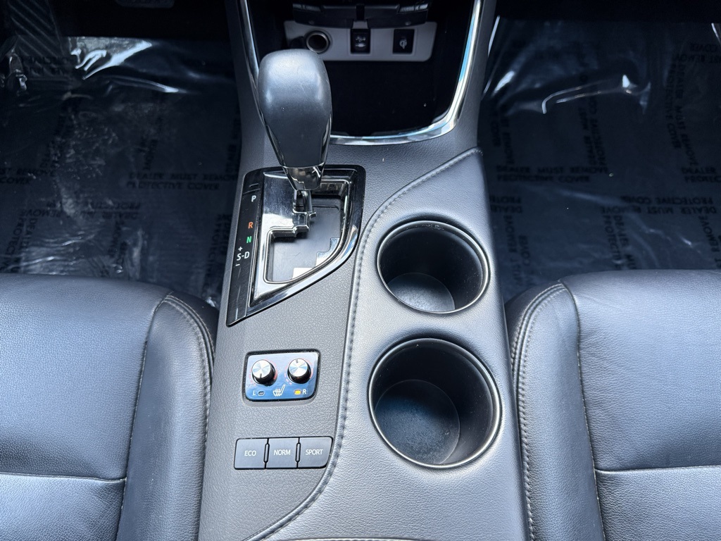 Vehicle image 24 of 31
