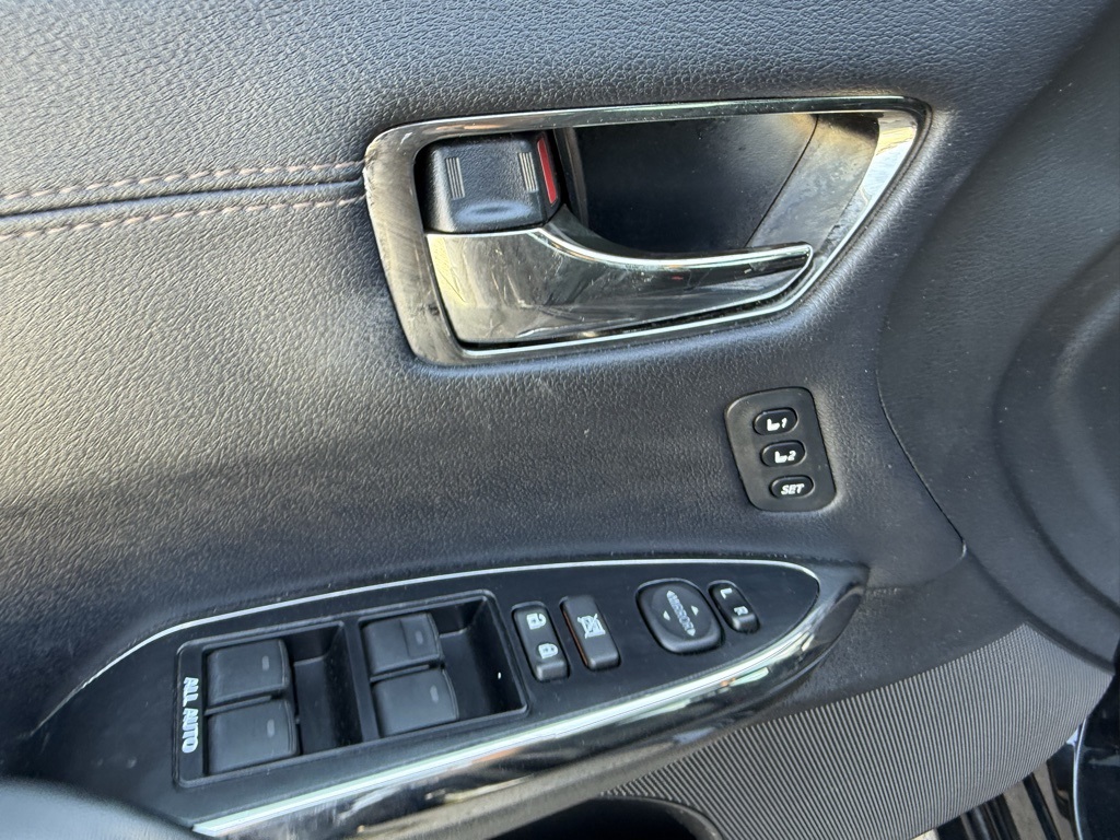 Vehicle image 11 of 31