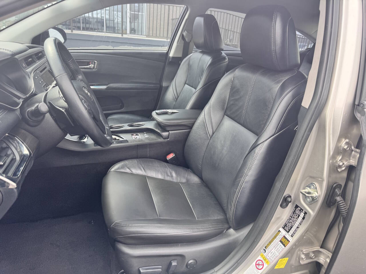 Vehicle image 6 of 32