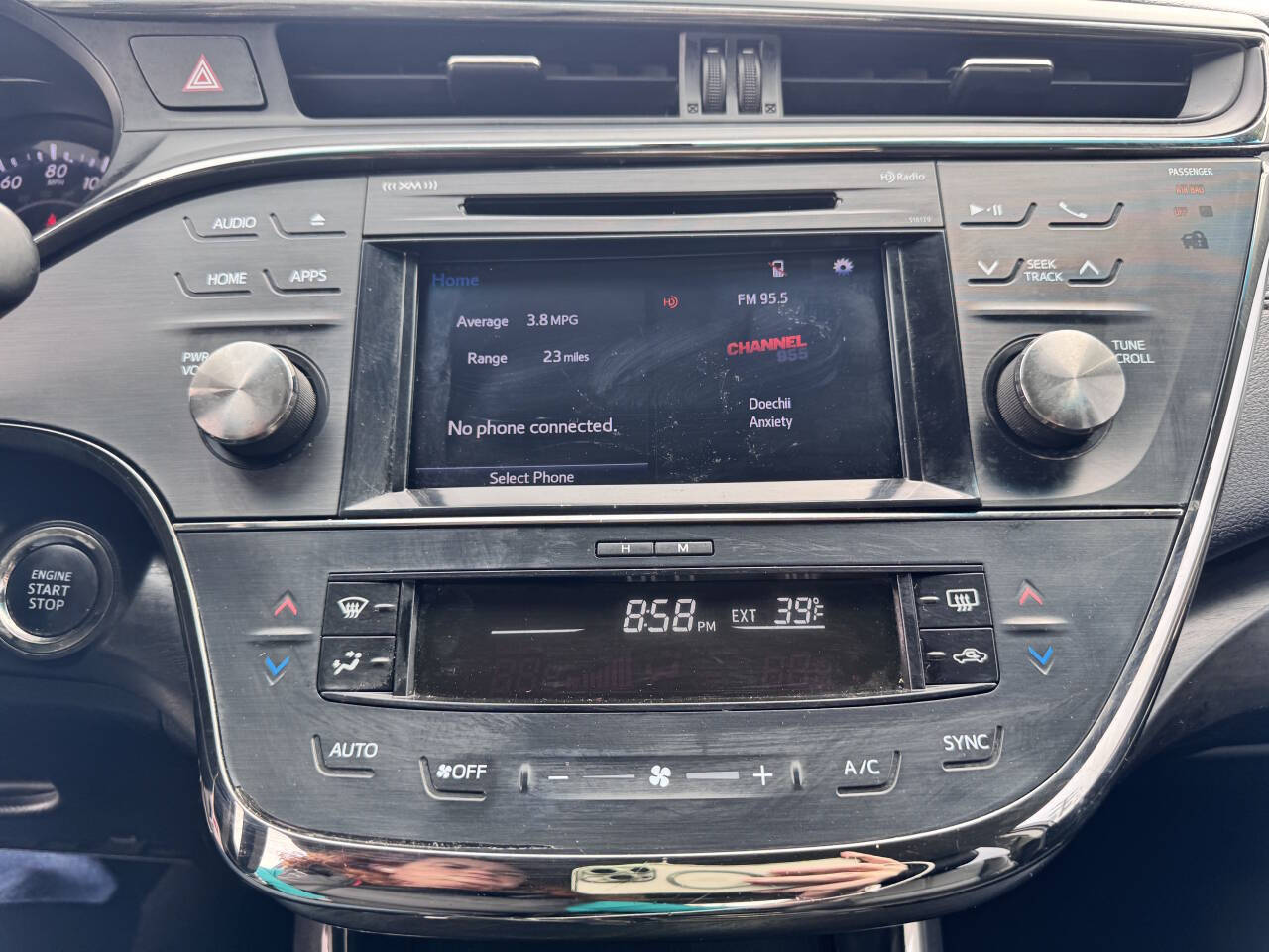 Vehicle image 12 of 32