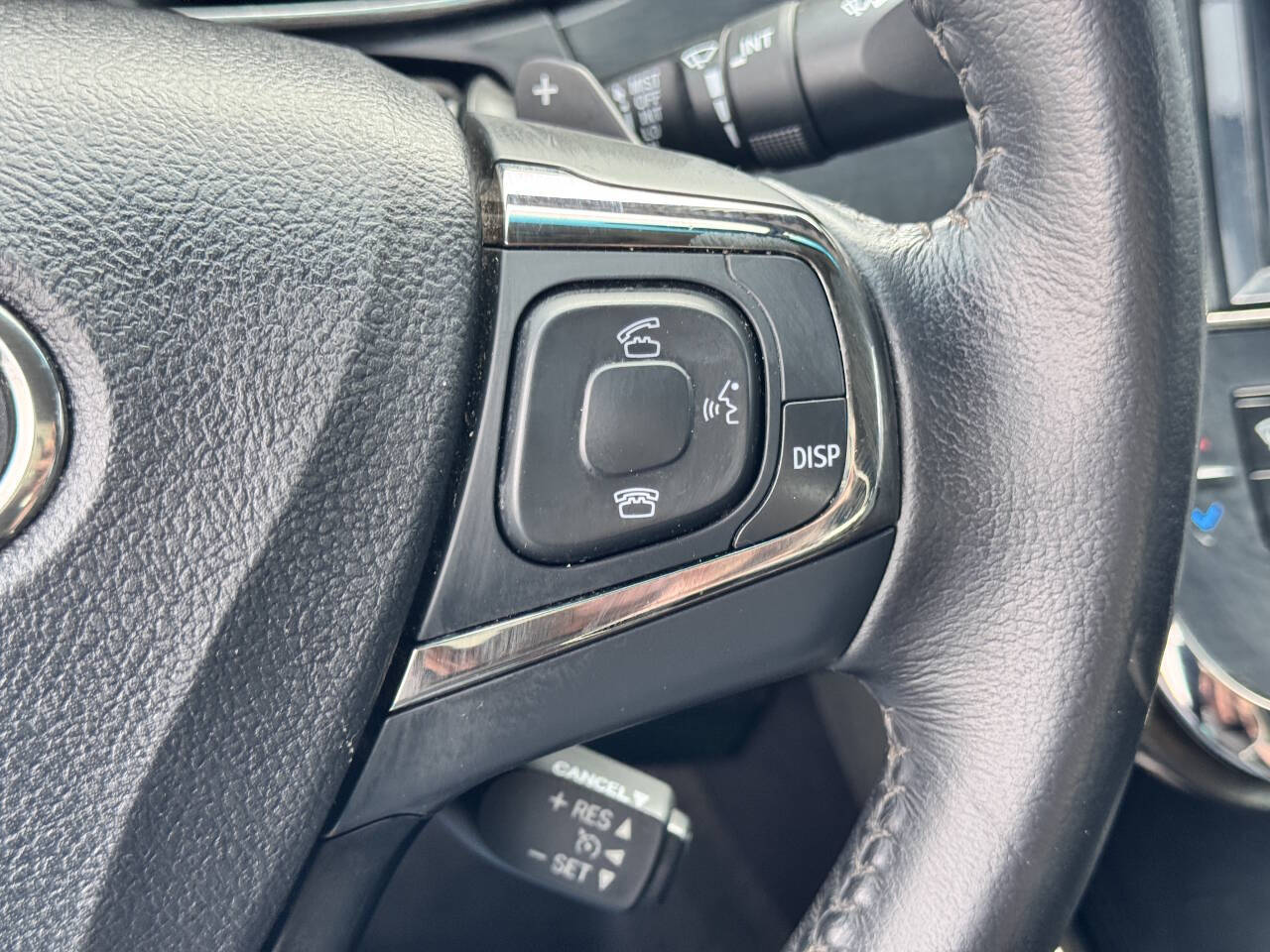Vehicle image 20 of 32