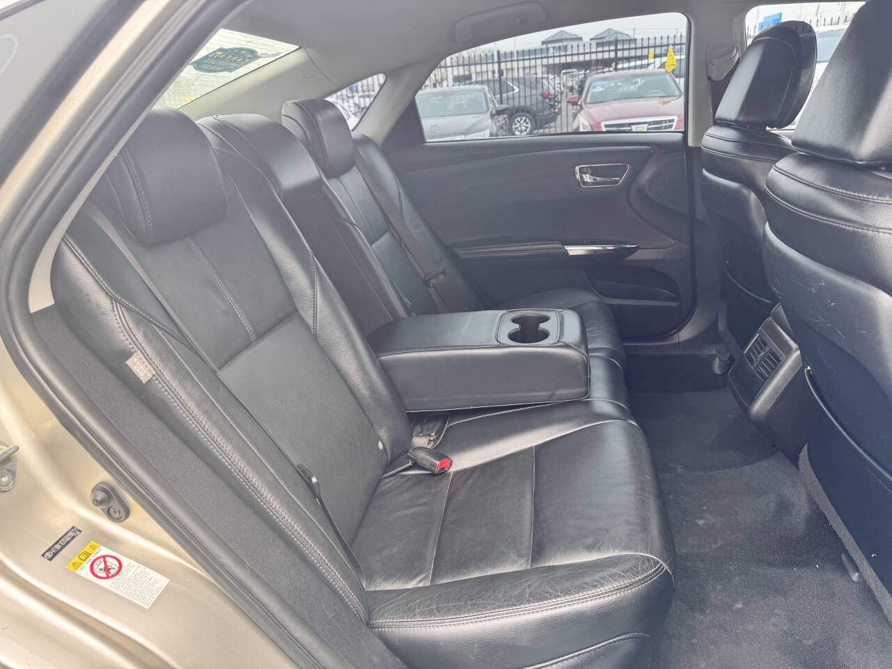 Vehicle image 9 of 32
