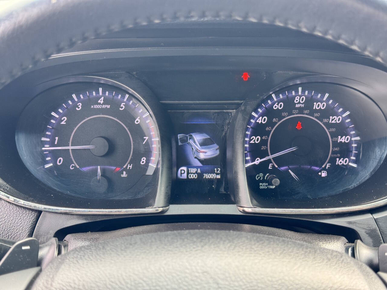 Vehicle image 21 of 32