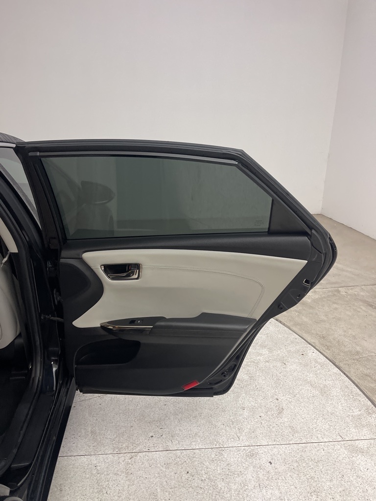 Vehicle image 17 of 59