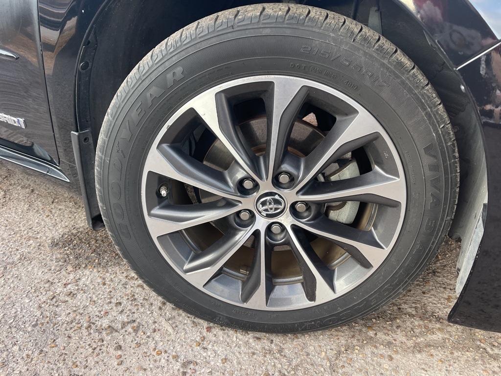 Vehicle image 52 of 59