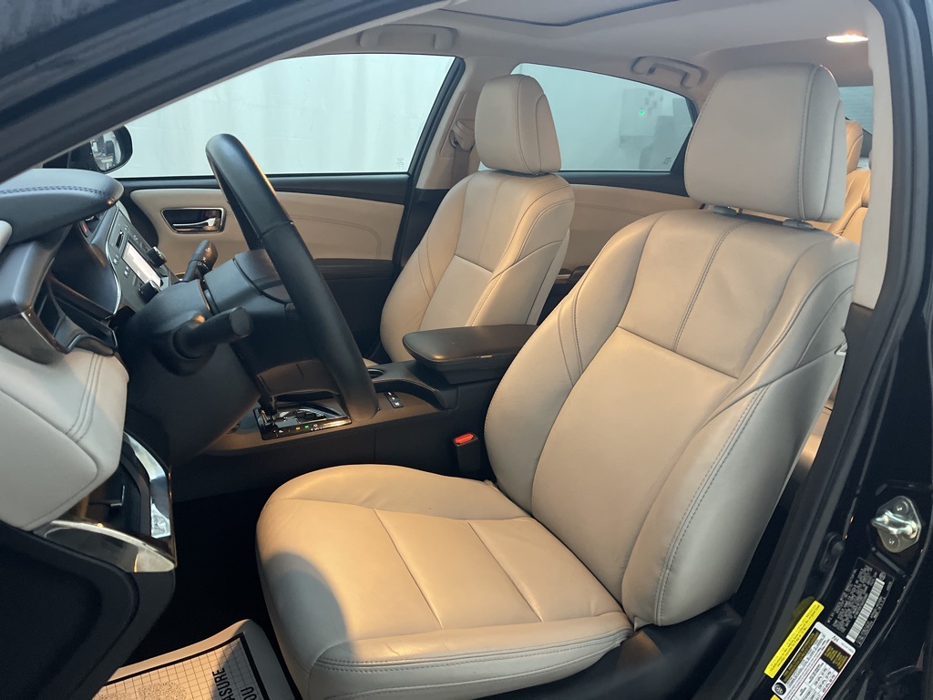 Vehicle image 21 of 59