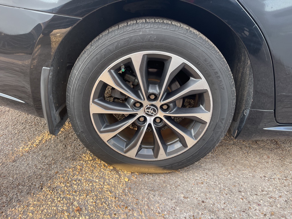 Vehicle image 51 of 59