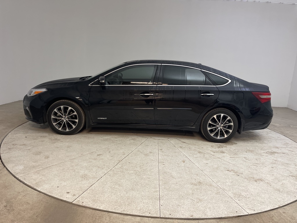 Vehicle image 10 of 59